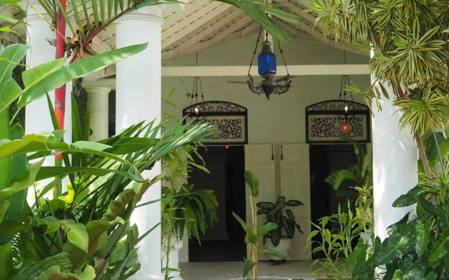 Royce Boutique Hotel