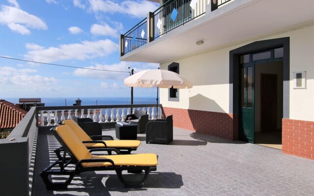 House With 3 Bedrooms In Calheta, With Wonderful Sea View, Furnished Terrace And Wifi