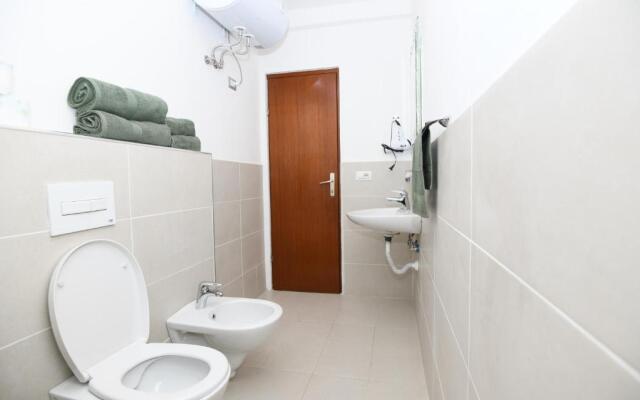Rondine Studio Apartment