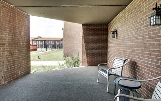 Economy Hotel Plus Wichita