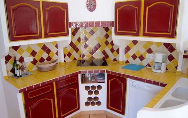 Gorgeous Villa in Bagnols-en-Foret with Swimming Pool