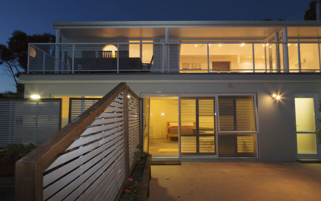 Russell View Apartments