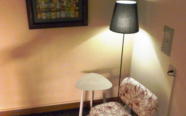 Tavern L Hostel