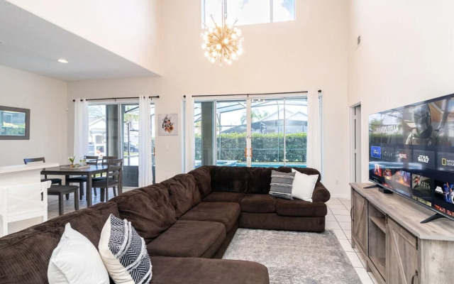 New Ownership 7BR Close to Disney