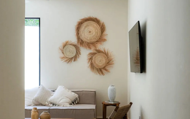 Modern 1BR w Private Pool Surround Speakers