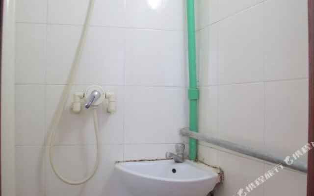 Yuelaijia Hostel