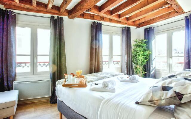 B 841  - Saint Germain des Près - Spacieux appartement