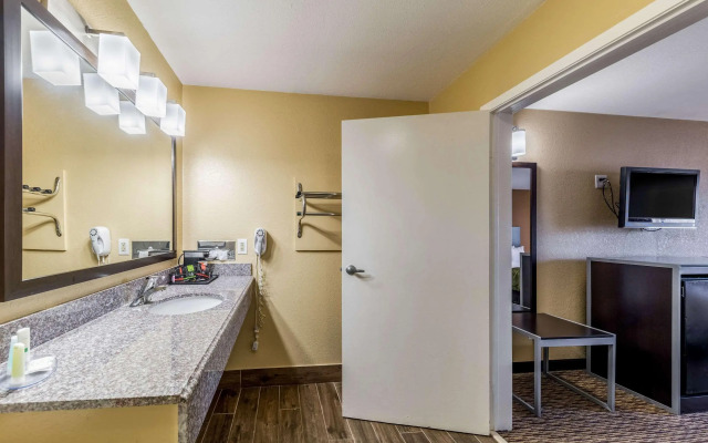 Quality Inn Glenpool - Tulsa