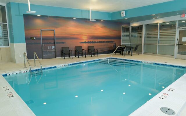 Hampton Inn & Suites Erie Bayfront