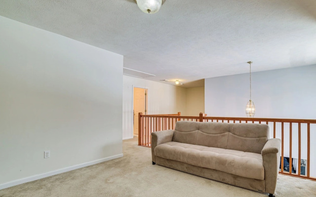 Family-friendly Tobyhanna Home w/ Community Pool