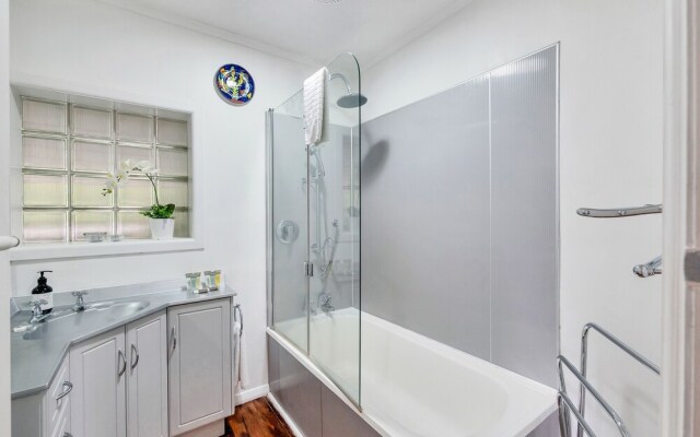 Rustic 2BR nr Mission Bay w Garden view