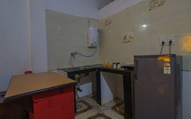 OYO 15369 Home Cozy Studio Curlies Anjuna Beach