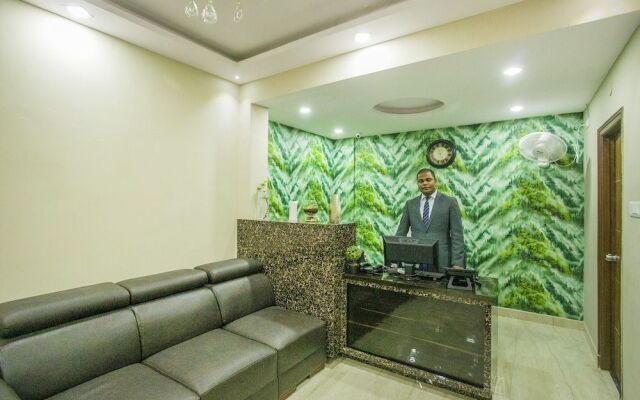 OYO 26963 Hotel Crystal Grandeur