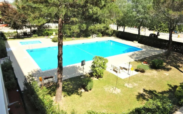 Nice Apartment With Shared Pool