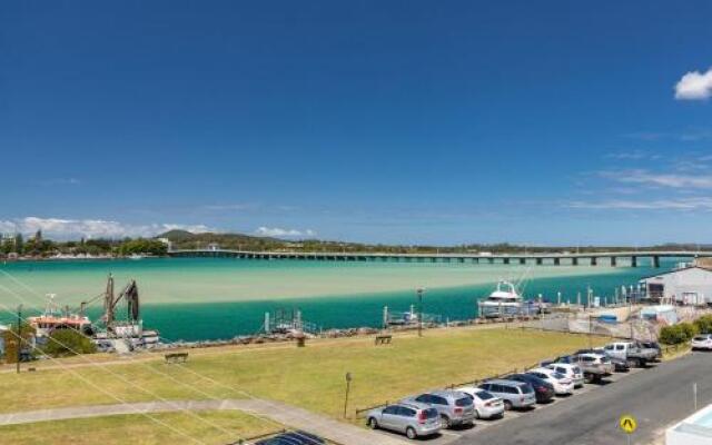 Shoreline 7 With 180 Degree Water Views