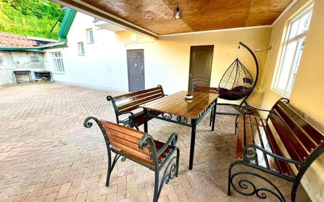 Дом на переулке Буачидзе 2