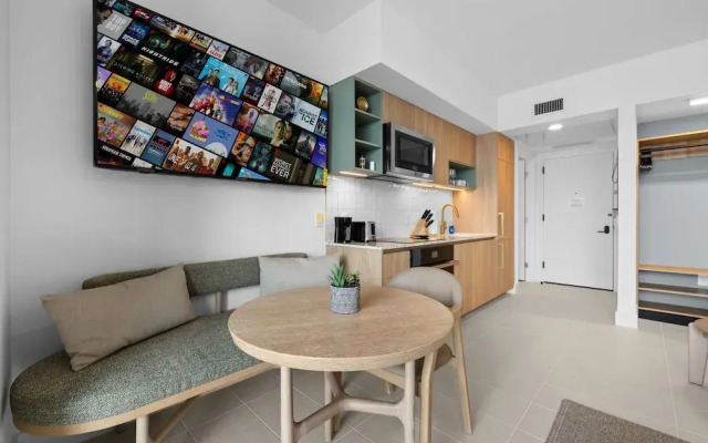 Elegant Studio with Panoramic City Views