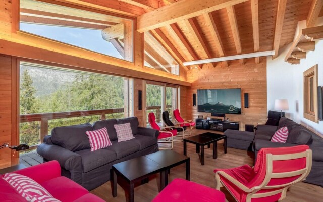 Crystal de Neige Luxury Chalet Spa & Jacuzzi