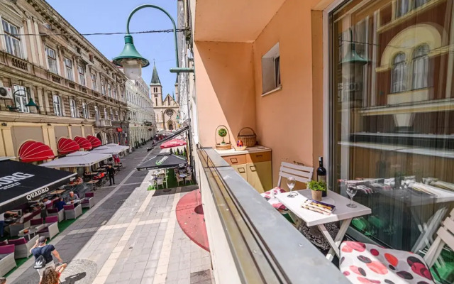 Cozy Studio With Cathedral View - Best Location