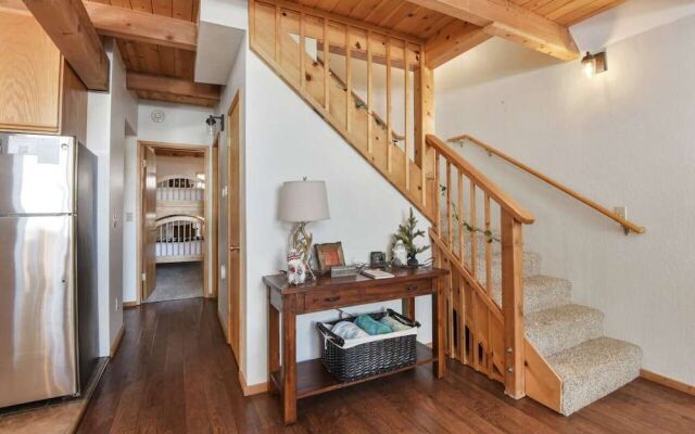 Tahoe Vista Lake Lodge