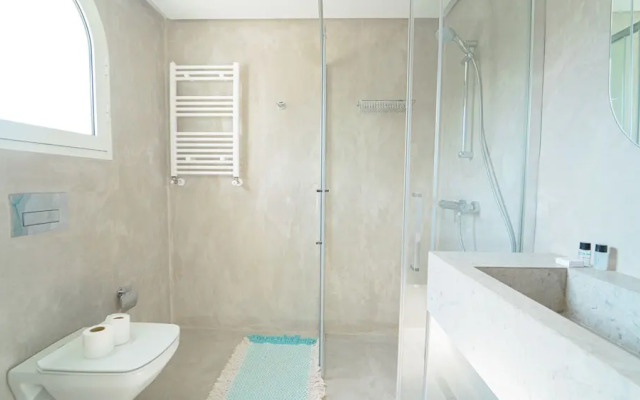 La Marina Secure Seaside With Pool