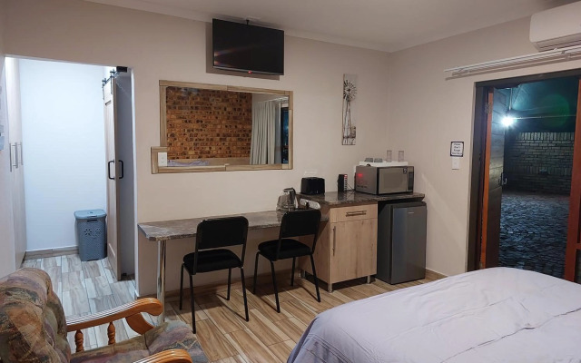 Twins Guest House Astoni