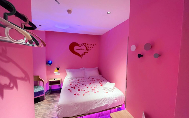 Apple 1 Hotel Queensbay