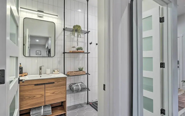 Cozy Flagstaff Studio w/ Patio - Near Dtwn!