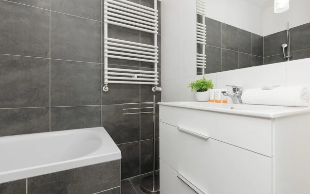 Szlachecka Apartment, Parking by Renters