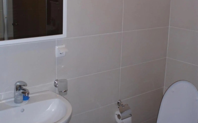 Rakhiv Hotel & Apartments