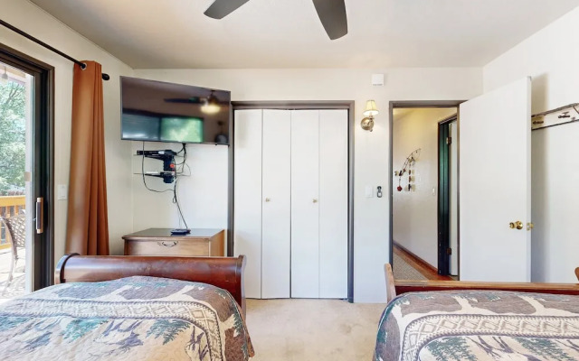 Lazy Bear Cabin #554