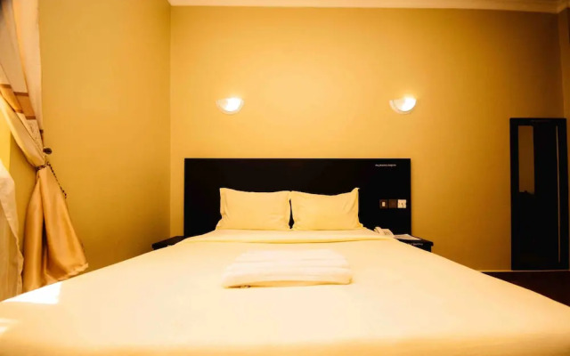 Panone Hotel Boma