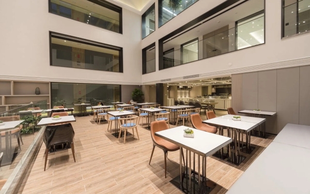 Atour Hotel CBD Zhongzhou Avenue zhengzhou