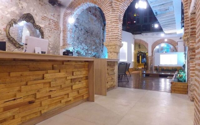 Bourbon St Hostal Boutique - Hostel