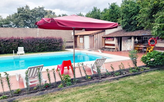 Barbecue Pool Parking Mystay