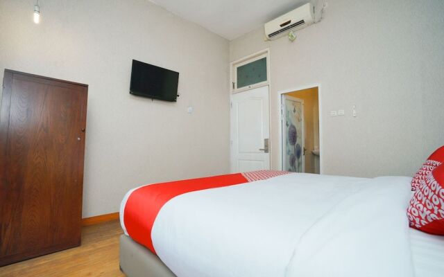 OYO 1239 Mojokerto Classic Residence