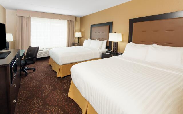 Holiday Inn Express & Suites Sandusky by IHG