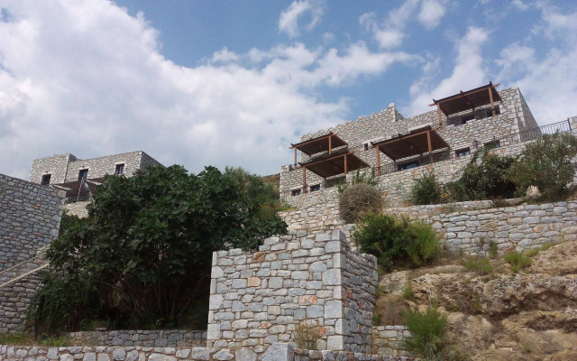 Onar Mani Suites