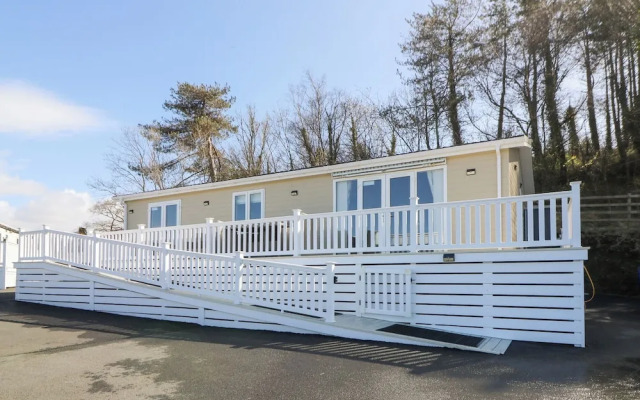 Mcauliffe Lodge