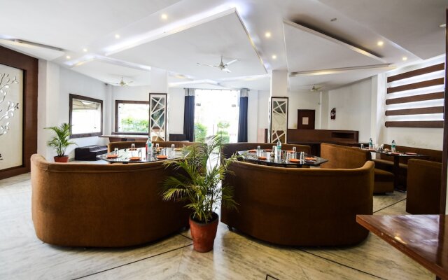 OYO 28253 Jmd Palace