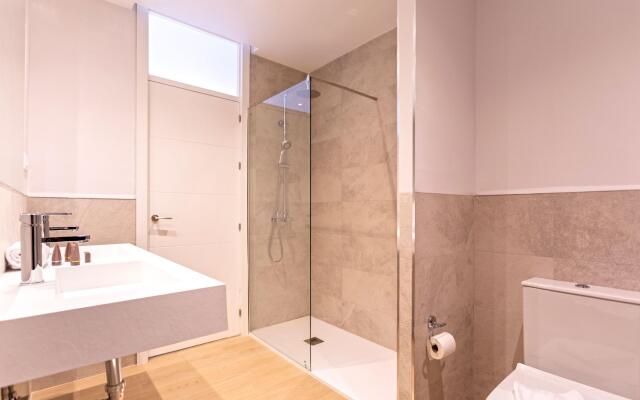 Stunning 2BD Apartment with City Views. San Pablo