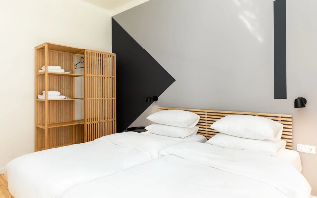 Vista by halu' Spacious City Centre Home