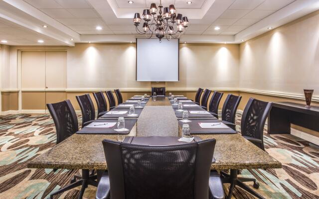 Crowne Plaza Executive Center Baton Rouge by IHG