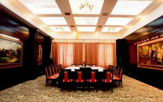 Shangri-la Longfengxiang Hotel