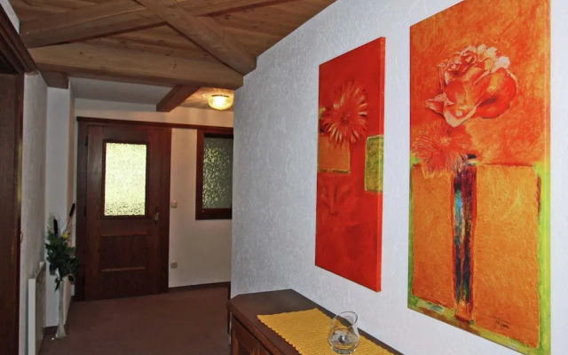 Splendid Apartment in Fugen near Ski Area