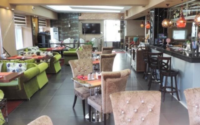 Zaisan Gate Hotel