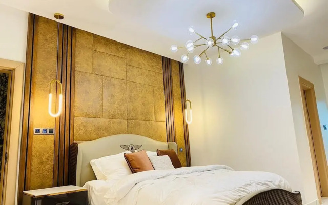 Sujimoto AveMontaigne BananaIsland Ikoyi