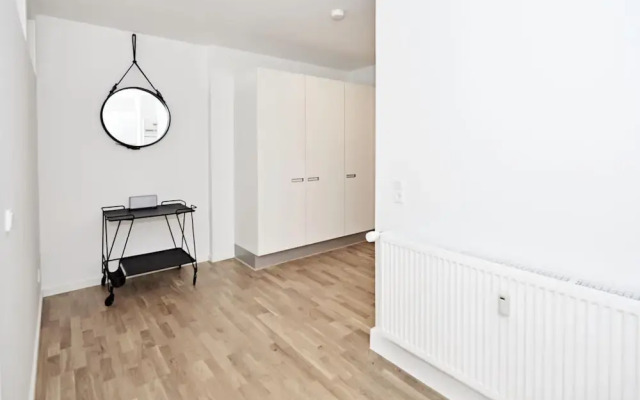 Cool 1-bed With Private Terrace