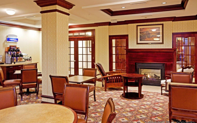 Holiday Inn Express & Suites Albany Airport Area - Latham by IHG