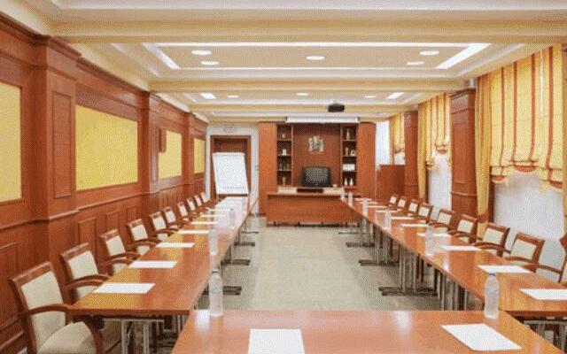 Elpida City Hotel